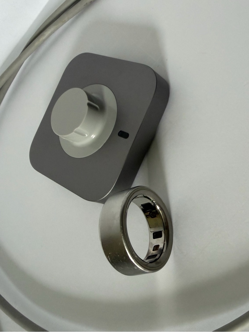 Oura Silver Smart Ring with Polished Finish Brushed silver